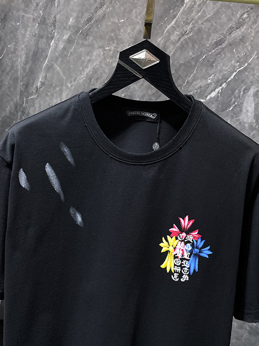 クロムハーツ 馬蹄柄のサンスクリットクロスウォッシュとダメージをした半袖Tシャツ