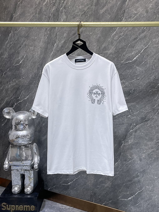 クロムハーツ 馬蹄とサンスクリット十字の刺繍が手描きされた半袖Tシャツ