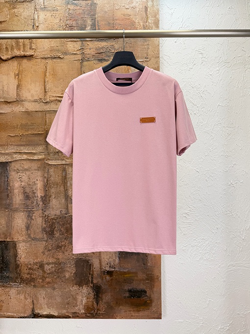 ルイヴィトンスーパーコピー レザーロゴ半袖Tシャツ