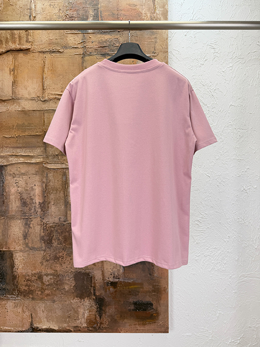 ルイヴィトンスーパーコピー レザーロゴ半袖Tシャツ