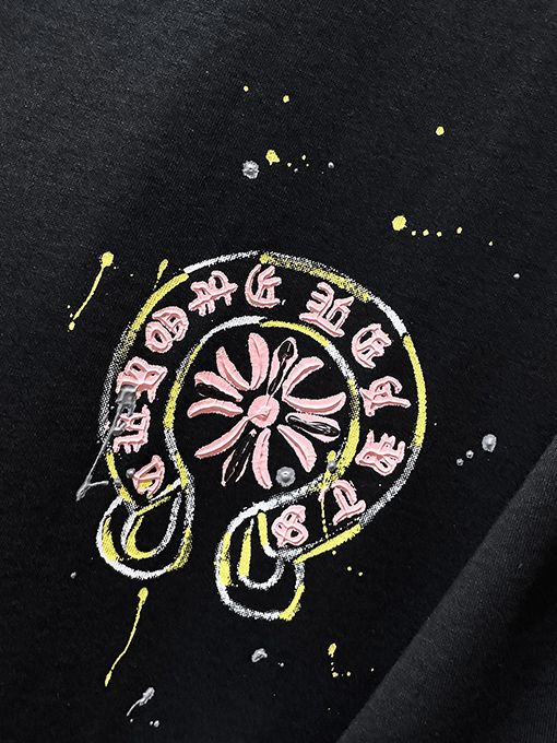 クロムハーツ クラシックなサンスクリットの手描き削り漂白された半袖Tシャツ
