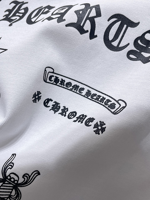クロムハーツスーパーコピー カラーブロックのグラフィティ風ダメージ刺繍半袖Tシャツ