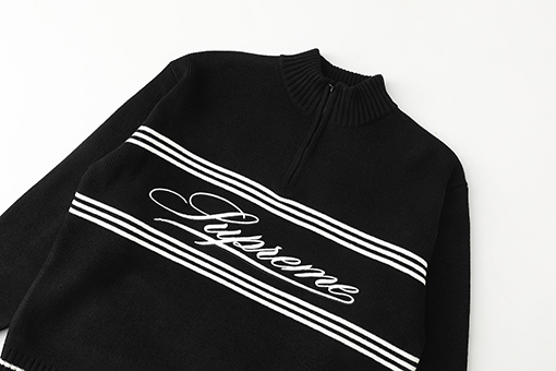 シュプリーム SUPREME Script Stripe Half Zip Sweater 筆記体の刺繍ストライプロゴハーフジップセーター