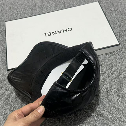 シャネル 高級感とスタイリッシュなベースボールキャップ