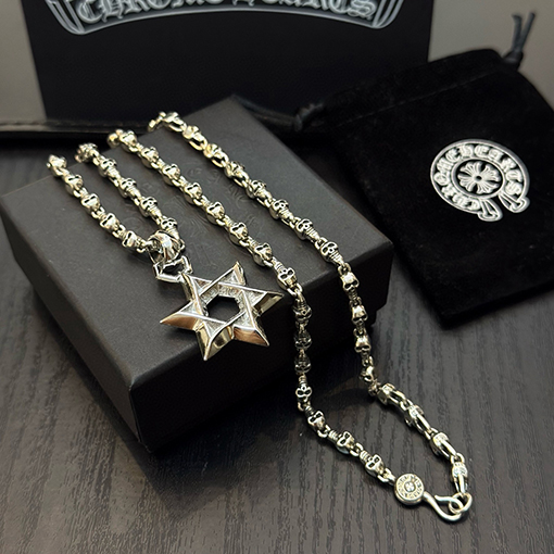 クロムハーツコピー 六芒星ペンダント付きクラシックレトロスカルネックレス