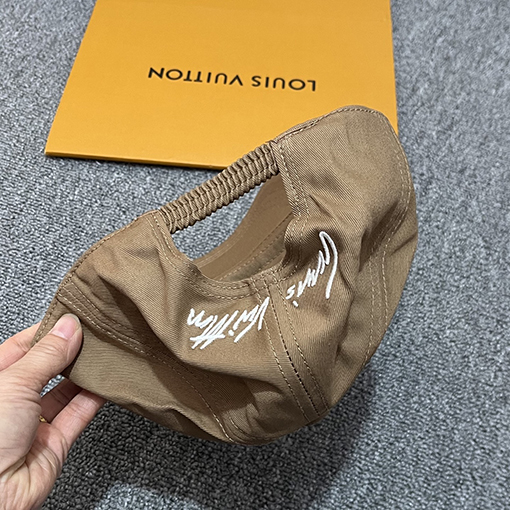 ルイヴィトン LV 高級感とスタイリッシュなベースボールキャップ