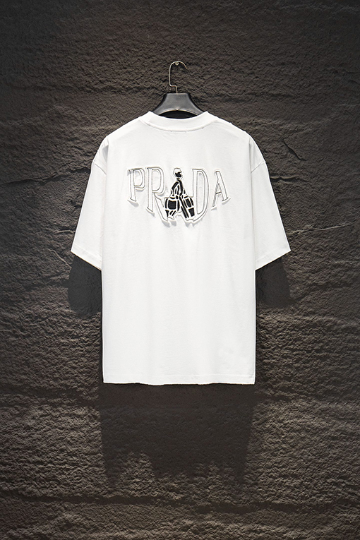 プラダ PRADA 着古したアップリケ刺繍の半袖Tシャツ