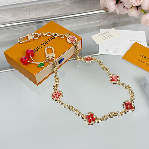 ルイヴィトン Monogram 花と桜のバッグチャームチェーン