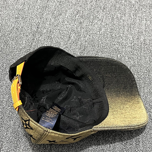 ルイヴィトン クラシックなモノグラムのベースボールキャップ