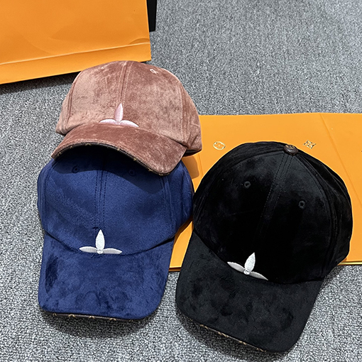 ルイヴィトン ベルベットのベースボールキャップ