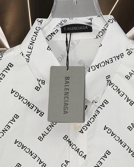 バレンシアガ Balenciaga ランウェイスタイルのオールオーバープリントバレットスクリーンロゴ長袖シャツ