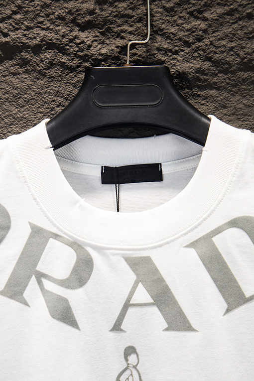 プラダスーパーコピー PRADA 新作フロックプリント半袖Tシャツ