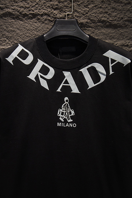 プラダスーパーコピー PRADA 新作フロックプリント半袖Tシャツ