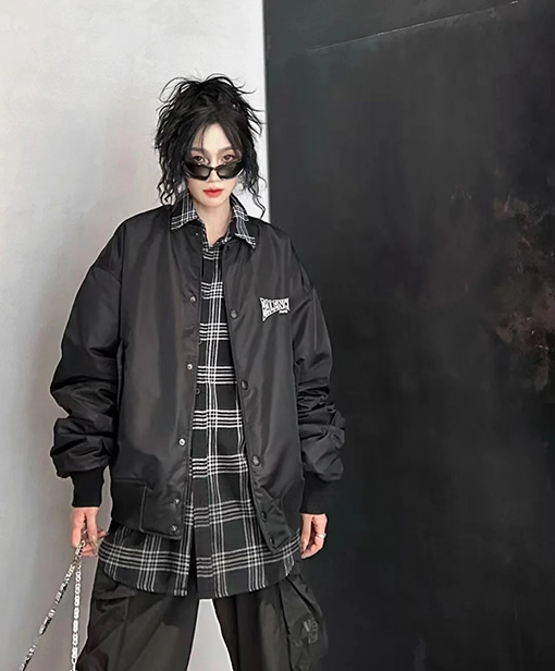 バレンシアガ BALENCIAGA くり抜きロゴ刺繍入りベースボールフライトジャケット