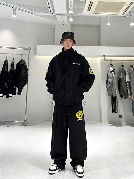 バレンシアガ BALENCIAGA 59 イエローレーベルマンチェスターユナイテッドロゴトラックパンツ