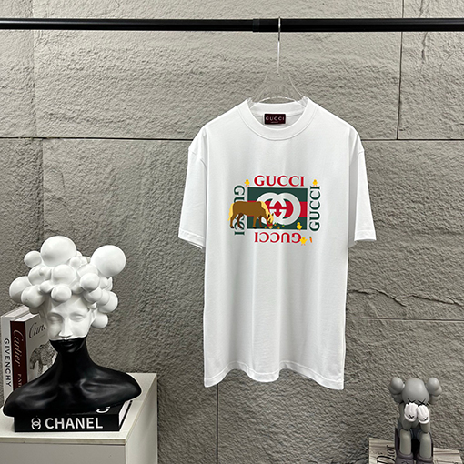 グッチ 新モデル胸元にダブルGのグッチロゴプリント馬年柄の半袖Tシャツ