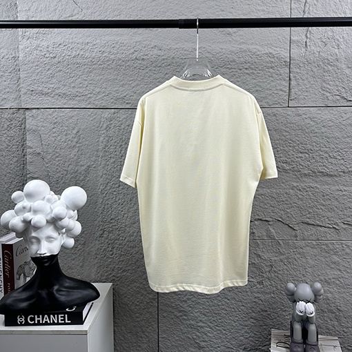 グッチ 新モデル胸元にダブルGのグッチロゴプリント馬年柄の半袖Tシャツ