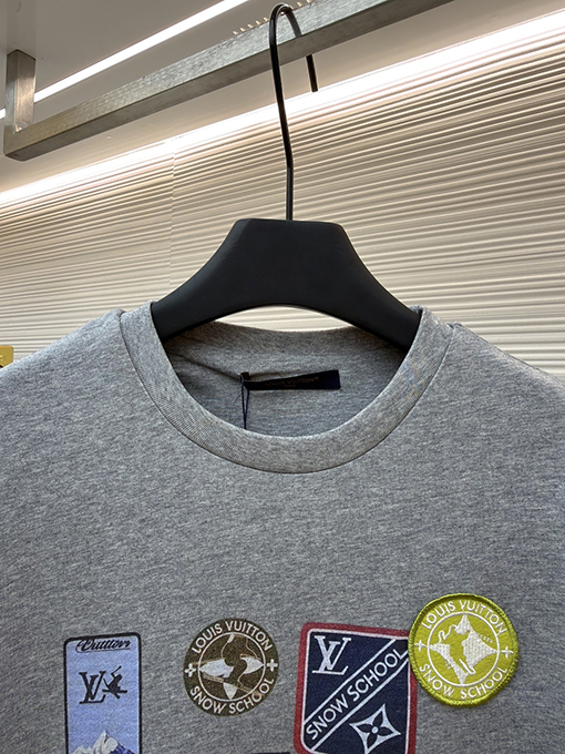 ルイヴィトンスーパーコピー SKI スキースタイルのラウンドネック半袖Tシャツ