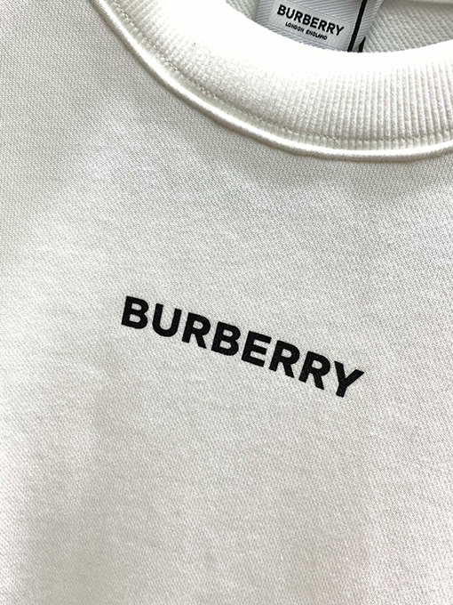 バーバリー Burberry ファッショナブルでカジュアルなクルーネックスウェットシャツ