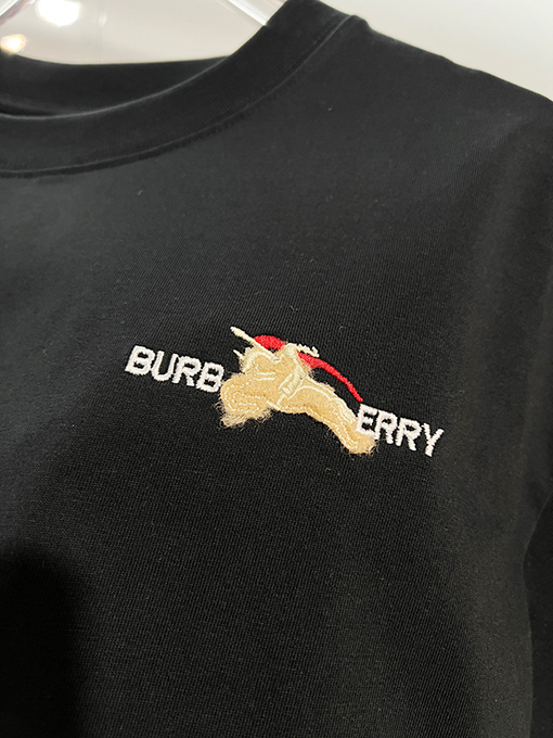 バーバリー BURBERRY クラシックな刺繍りウォーホースロゴクルーネック半袖Tシャツ