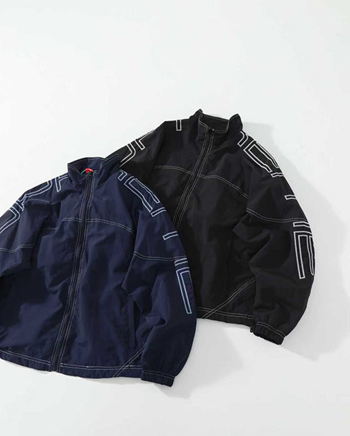 シュプリームコピー Supreme 肩に刺繍ロゴとトップステッチを施した新作コーチジャケット