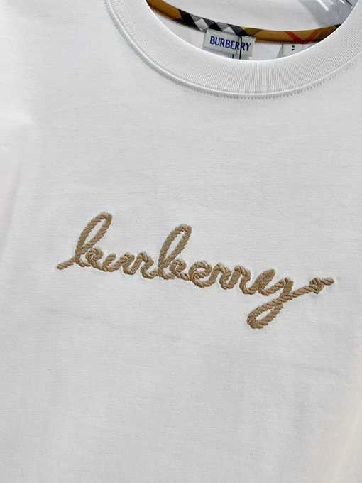 バーバリー BURBERRY 麻縄刺繍レタリング背中に軍馬柄ロゴクルーネック半袖Tシャツ