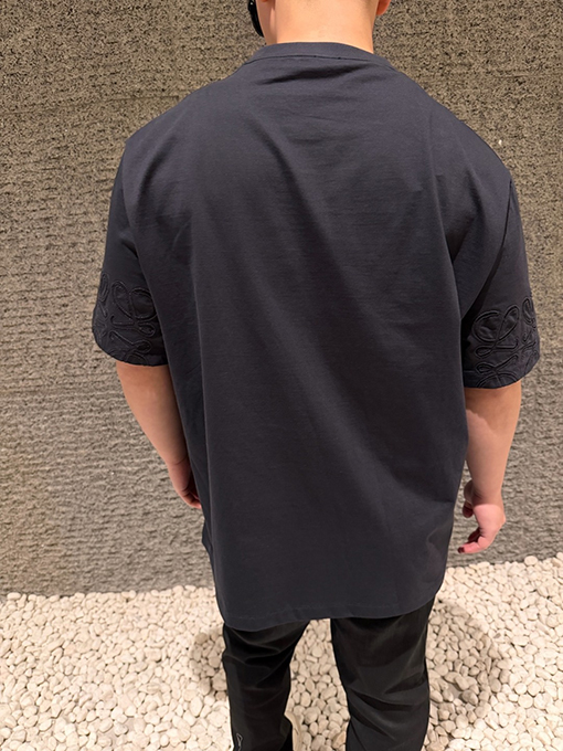 ロエベコピー 無地レーザーエッチング柄クルーネック半袖Tシャツ