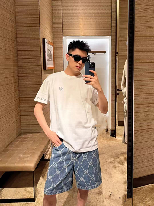 ルイヴィトンコピー ロゴジャカード半袖Tシャツ