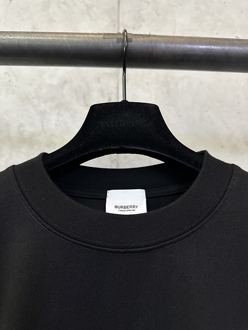 バーバリースーパーコピー ウォーホース ロゴ フォームプリント 半袖Tシャツ