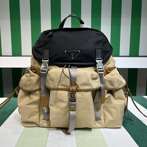 プラダスーパーコピー Saffiano 機能のな大型バックパック