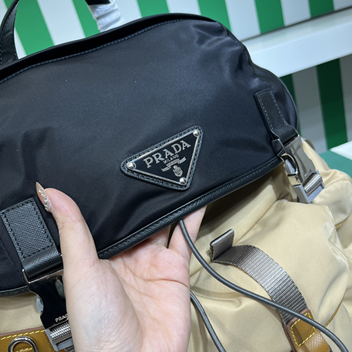 プラダスーパーコピー Saffiano 機能のな大型バックパック