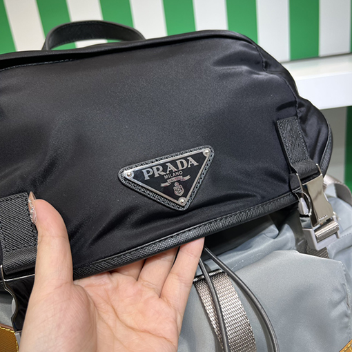 プラダスーパーコピー Saffiano 機能のな大型バックパック