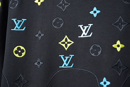 ルイヴィトンコピー カラーブロック刺繍入り LV 半袖Tシャツ