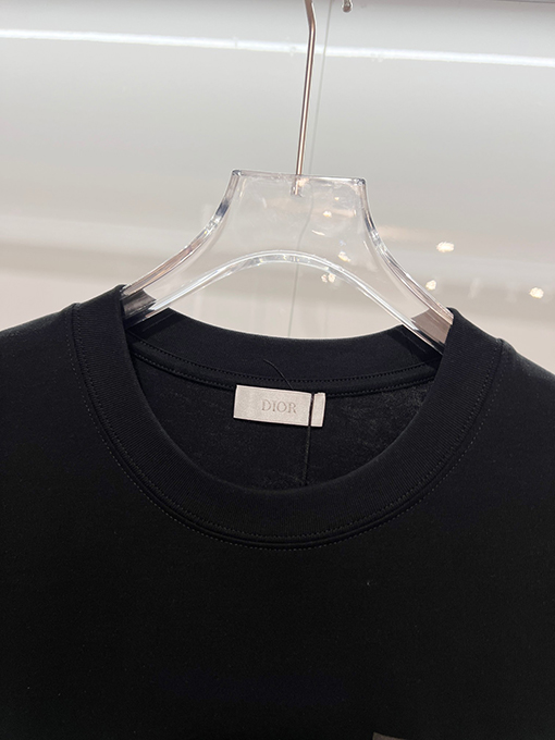 ディオールスーパーコピー DIOR カラーブロックの浮き彫りテクスチャ刺繍レターロゴ半袖Tシャツ