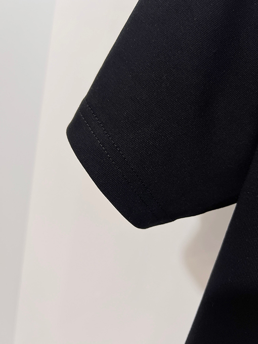 ディオールスーパーコピー DIOR カラーブロックの浮き彫りテクスチャ刺繍レターロゴ半袖Tシャツ