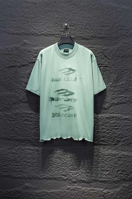 バレンシアガコピー Balenciaga ファッショナブルなダメージの白インクグラフィティ半袖Tシャツ