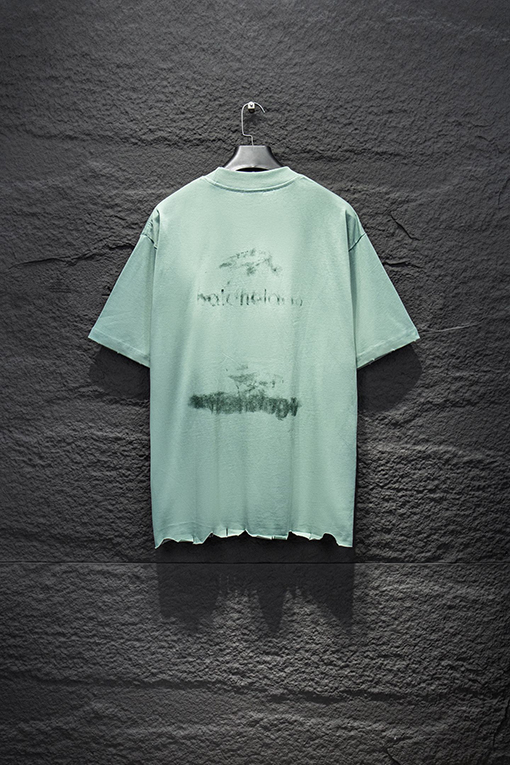 バレンシアガコピー Balenciaga ファッショナブルなダメージの白インクグラフィティ半袖Tシャツ