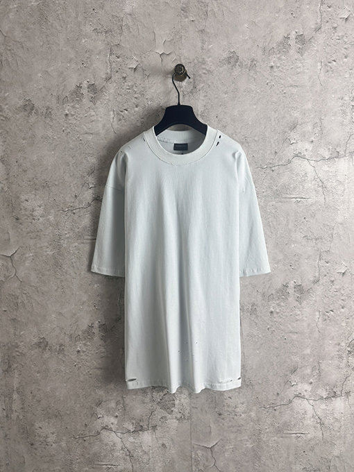 バレンシアガ Balenciaga 背中に1917のデザインが入ったピンクのグラフィティプリントの半袖Tシャツ