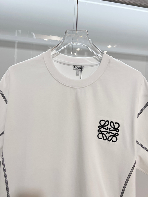 ロエベ 胸元に刺繍ロゴが入ったパッチワークストライプの半袖Tシャツ