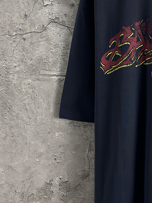バレンシアガ Balenciaga 炎のグラフィティロゴ半袖Tシャツ