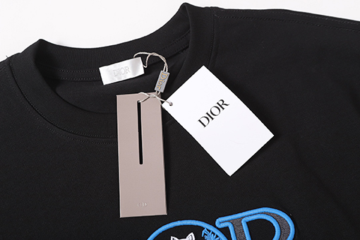 ディオール 刺繍の猫柄レターロゴ半袖Tシャツ