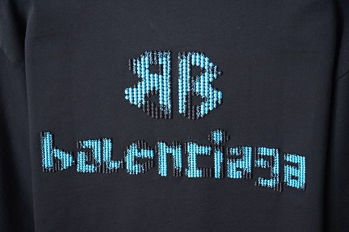 バレンシアガ Balenciaga 新しい文字ロゴ刺繍入り半袖Tシャツ