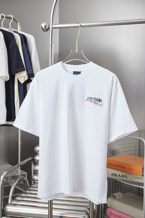 バレンシアガスーパーコピー Balenciaga 早春ロゴ刺繍入り半袖Tシャツ