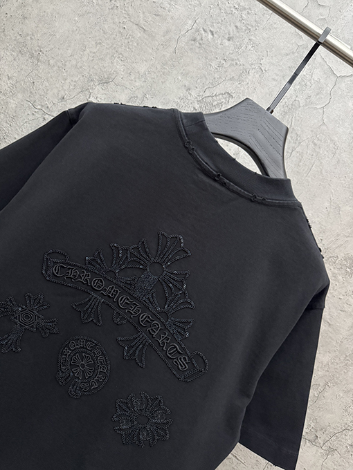 クロムハーツ 早春の透かし彫りスパンコール刺繍クロス半袖Tシャツ