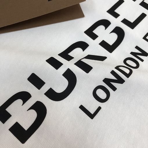 バーバリー BURBERRY クラシックなロゴ入りクルーネックのスウェットシャツ