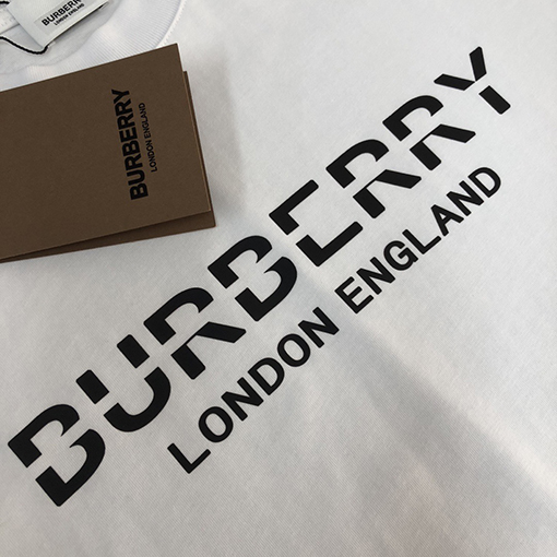 バーバリー BURBERRY クラシックなロゴ入りクルーネックのスウェットシャツ