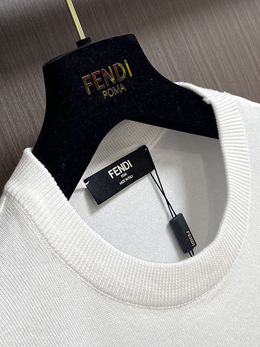フェンディコピー FENDI 漫画柄のニットクルーネックセーター