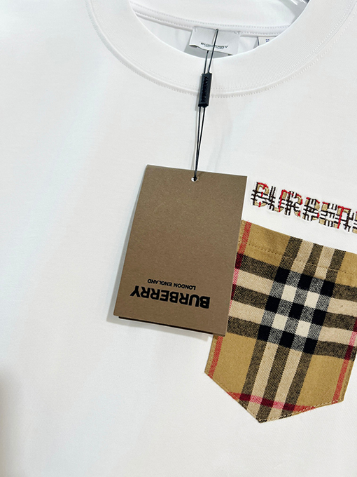 バーバリースーパーコピー BURBERRY パッチワークチェック柄のシールドにぼやけた刺繍ロゴの半袖Tシャツ