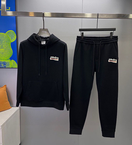 バレンシアガ BALENCIAGA 最新のトレンドパーカーとパンツのセット