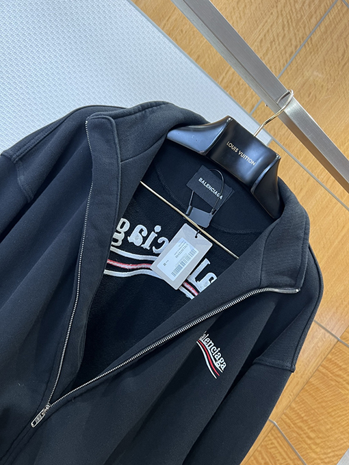 バレンシアガ Balenciaga 刺繍ロゴ入りジップアップジャケット
